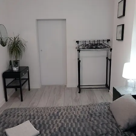 Z Kominkiem Retroglam Mieroszow