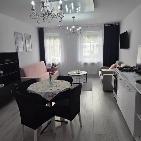 Z Kominkiem Retroglam Mieroszow