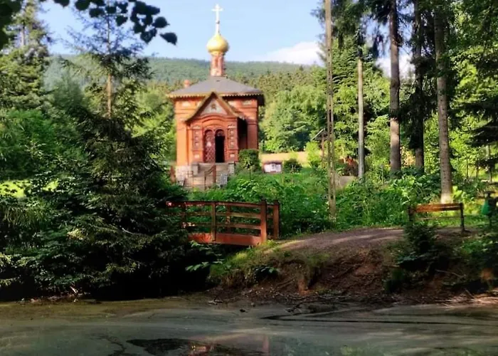 Z Kominkiem Retroglam アパート Mieroszów