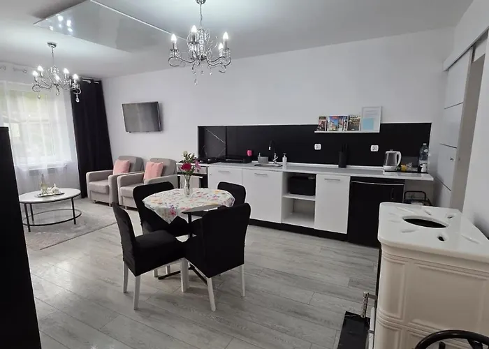 Apartment Z Kominkiem Retroglam Mieroszow