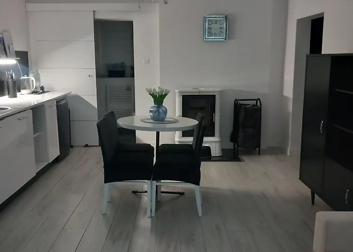 Z Kominkiem Retroglam Mieroszów