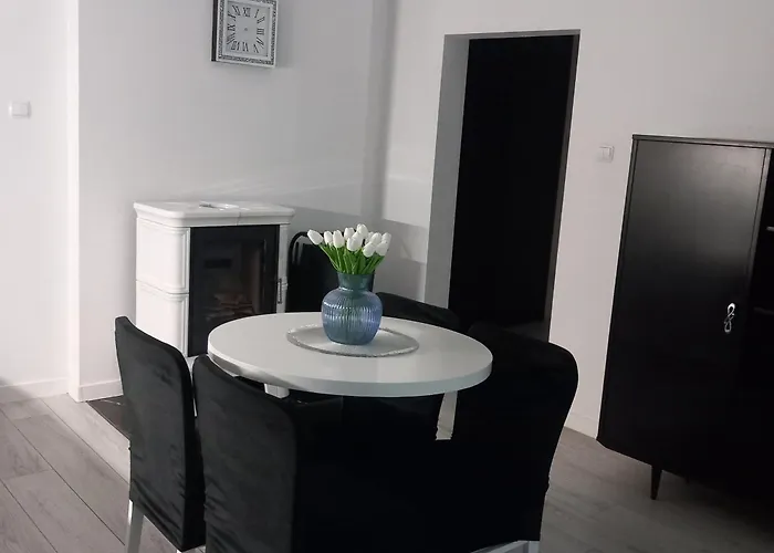 Z Kominkiem Retroglam アパート Mieroszów